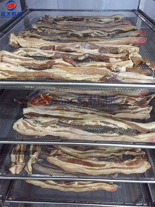 四川臘肉烘干機(jī)客戶現(xiàn)場(chǎng)